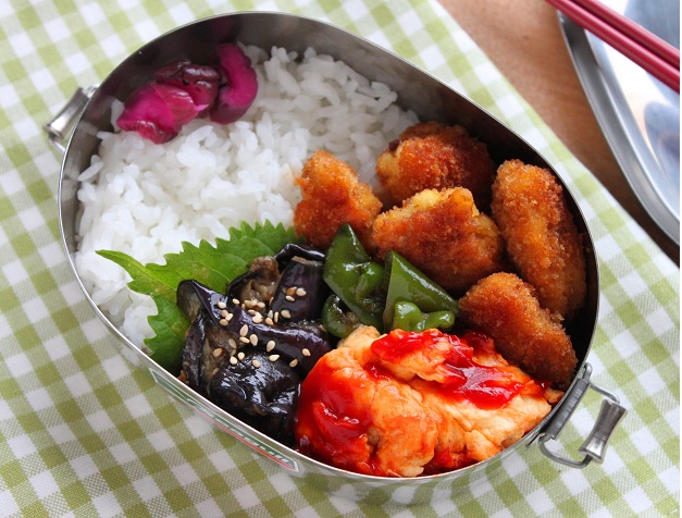 こってり美味しい簡単おかず♪「卵のチリソース」のお弁当 こってり美味しい簡単おかず♪「卵のチリソース」のお弁当