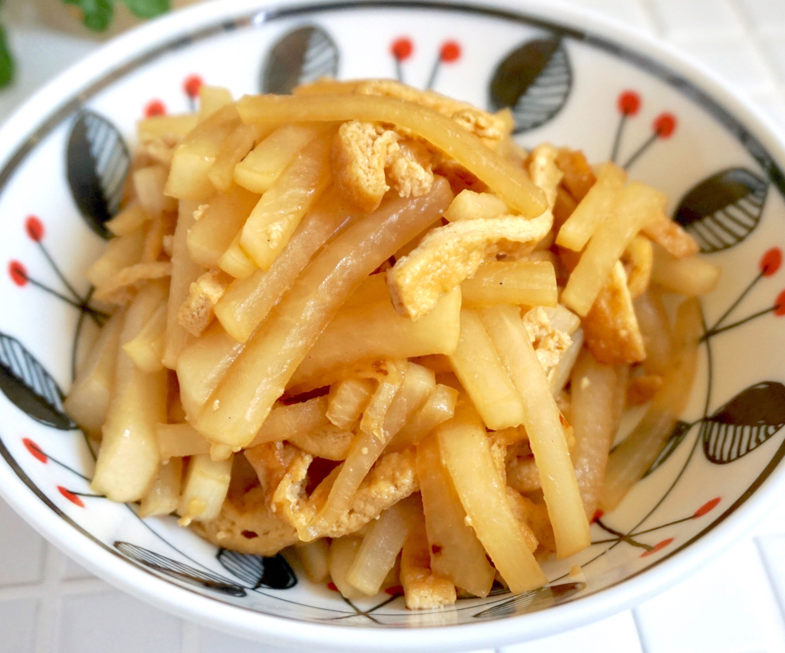 しっかり炒めて旨味アップ！「大根きんぴら」の作り置き