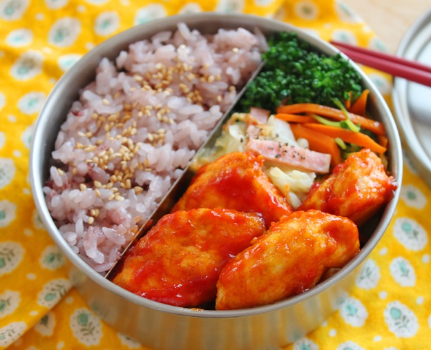 食がすすむ味！「鶏ささみのケチャップカレー焼き」のお弁当
