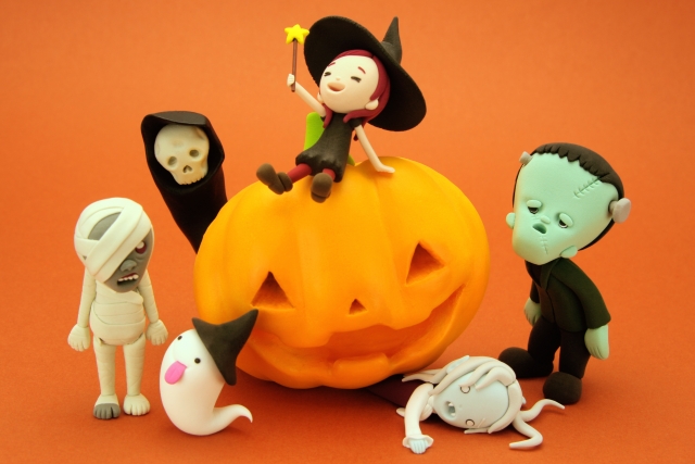 「仮装」は何と言う？ハロウィンにまつわる英語フレーズ3選