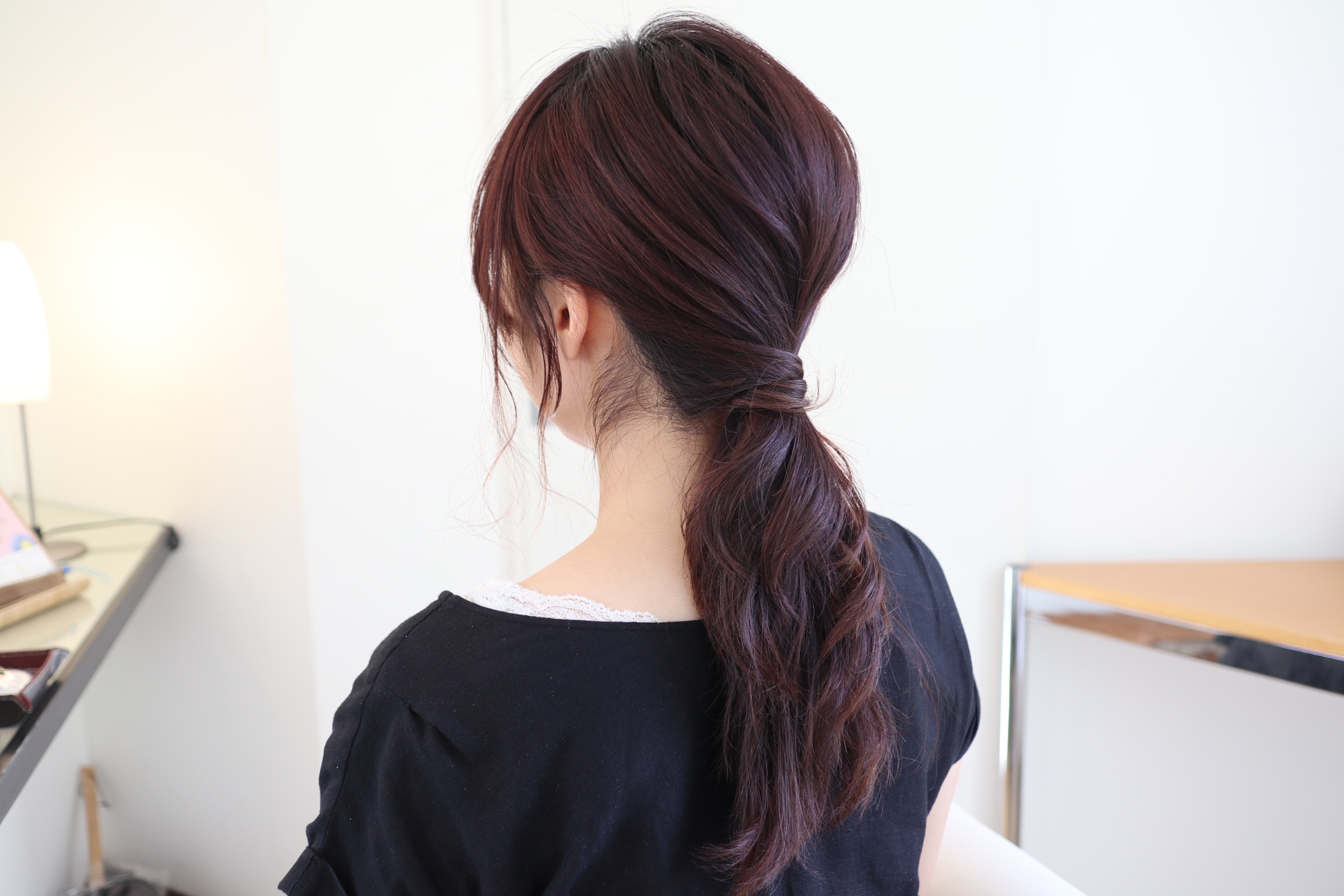 ひとつ結びの手抜き感オフ！簡単「ゴム隠し」ヘアアレンジ♪