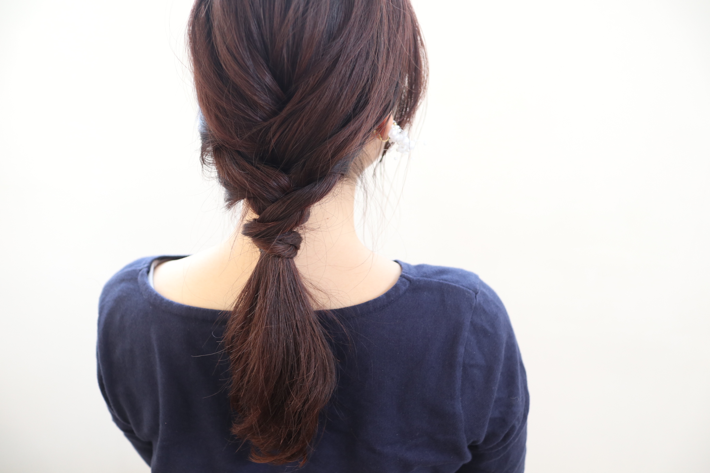 巻かずにできちゃう♪簡単「華やか見え」三つ編みヘアの作り方