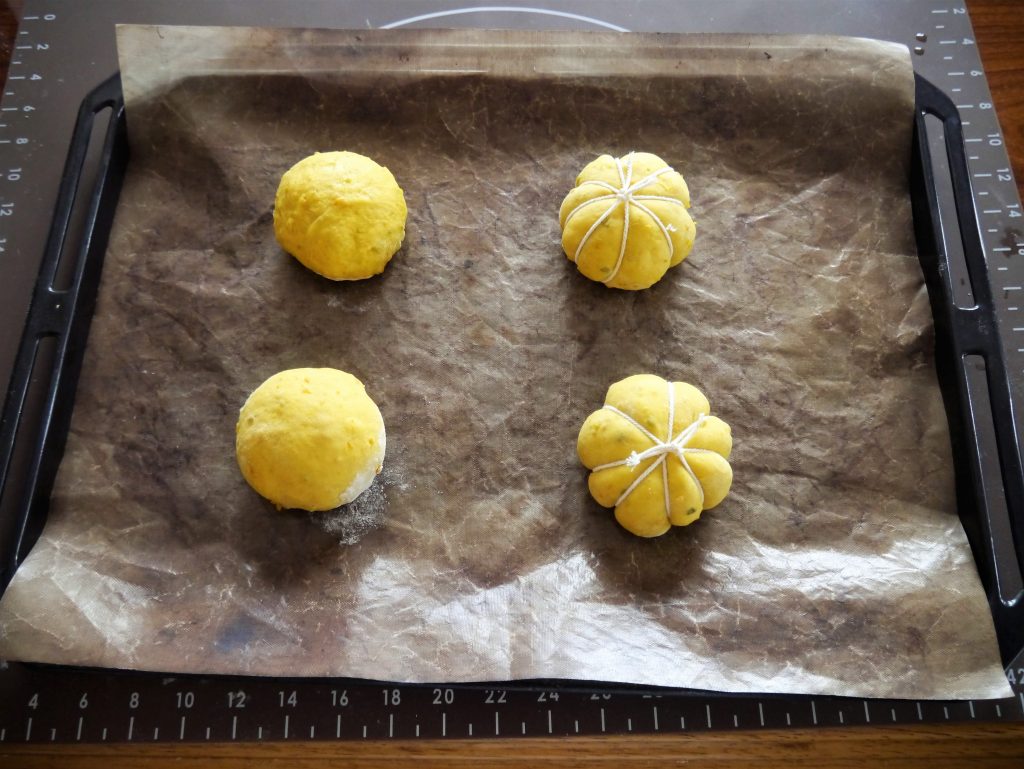 焼く前のかぼちゃパン 焼く前のかぼちゃパン