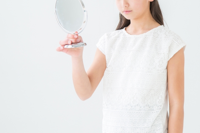 若見えor老け見えは紙一重！外出前にチェックしたい身だしなみのポイント4つ