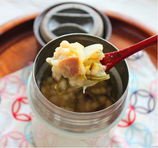 ダイエットにおすすめ♪「白菜とベーコンの味噌リゾット」スープジャー弁当