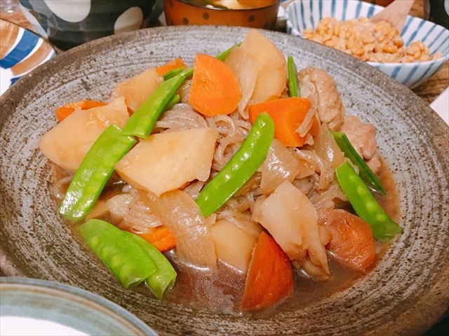 10分煮込むだけ!リメイクも万能「肉じゃが」