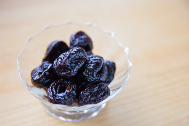 忙しい年末のおやつに♪便秘や貧血に効く「プルーン」を食べよう