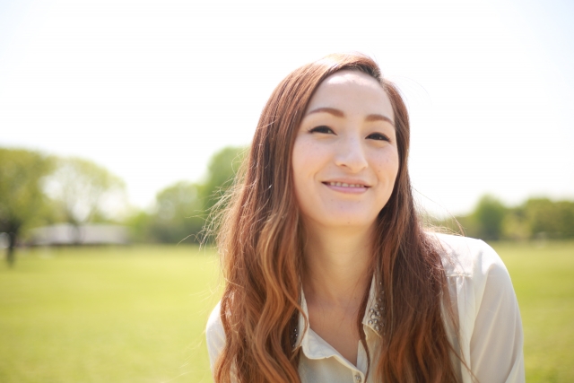 誰だってなれる!?なんだか気になる「雰囲気美人」の特徴4つ