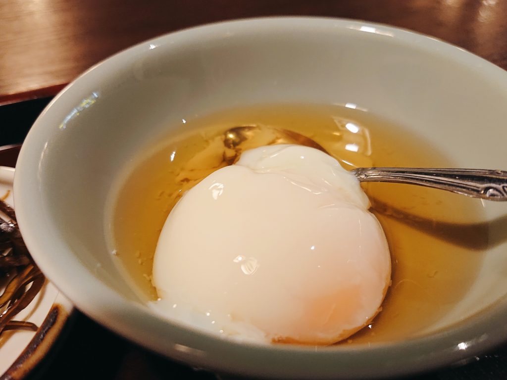 松葉・朝限定「そばがゆセット」の温泉卵