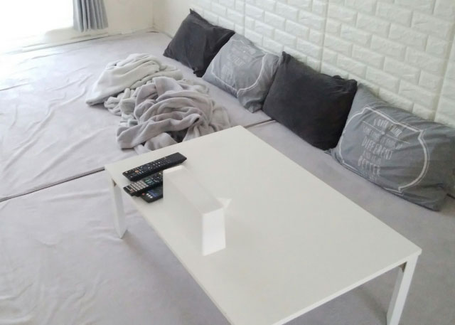 ゆったりリラックス♪「ソファなし」でもくつろげるお部屋の実例3つ