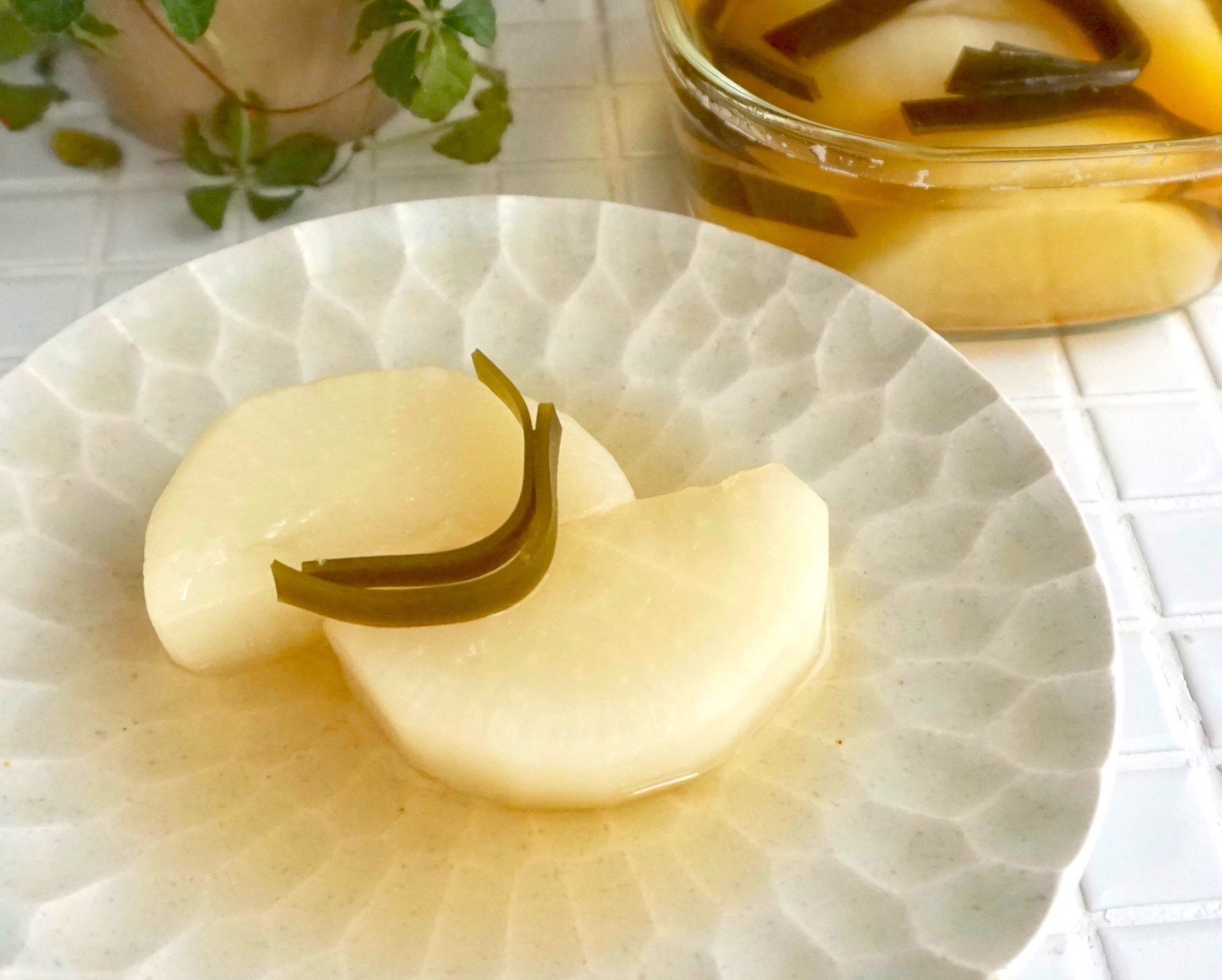 旨味しみしみ♪煮るだけで簡単「大根のだし煮」の作り置き