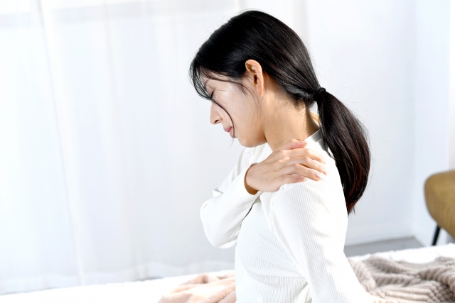 チンするだけで25分リラックス！あったか蒸気が肩こりをほぐす「あずきのチカラ首肩用」