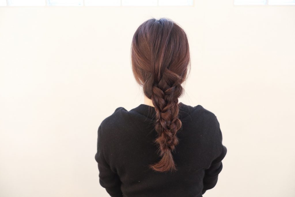 コテ不要!寝ぐせのまま三つ編みだけでできちゃう簡単ヘアアレンジ