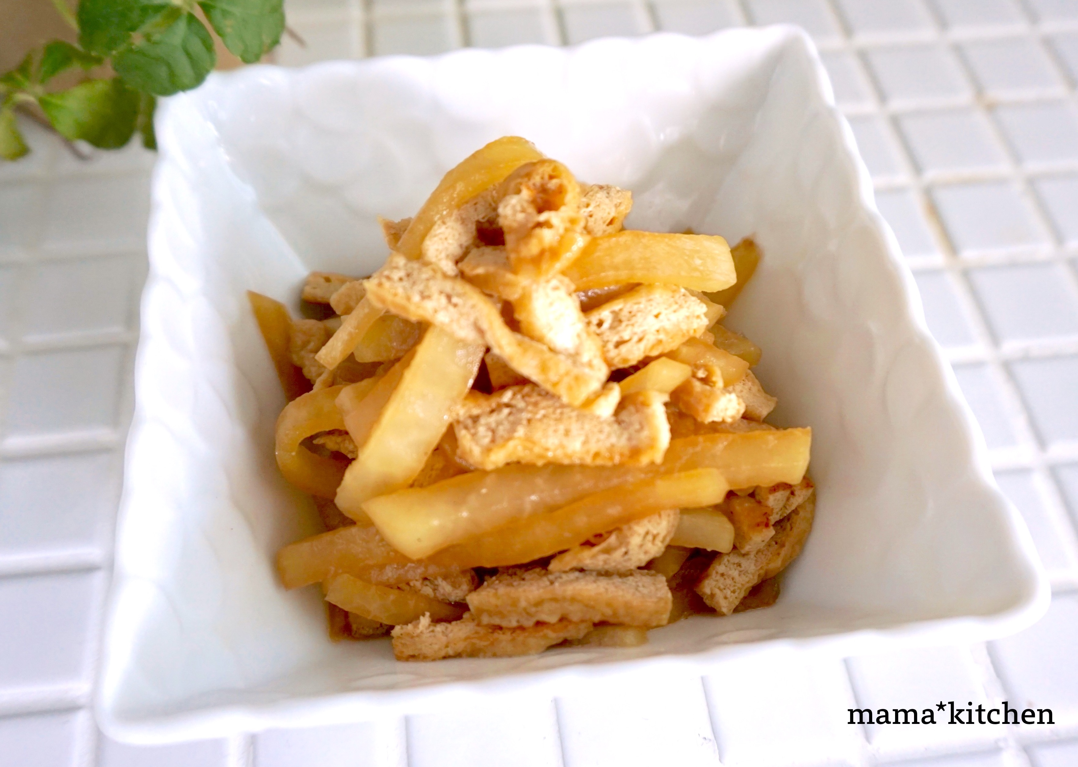 ご飯のお供にちょうどいい♪簡単おいしい「大根と油揚げの甘辛煮」