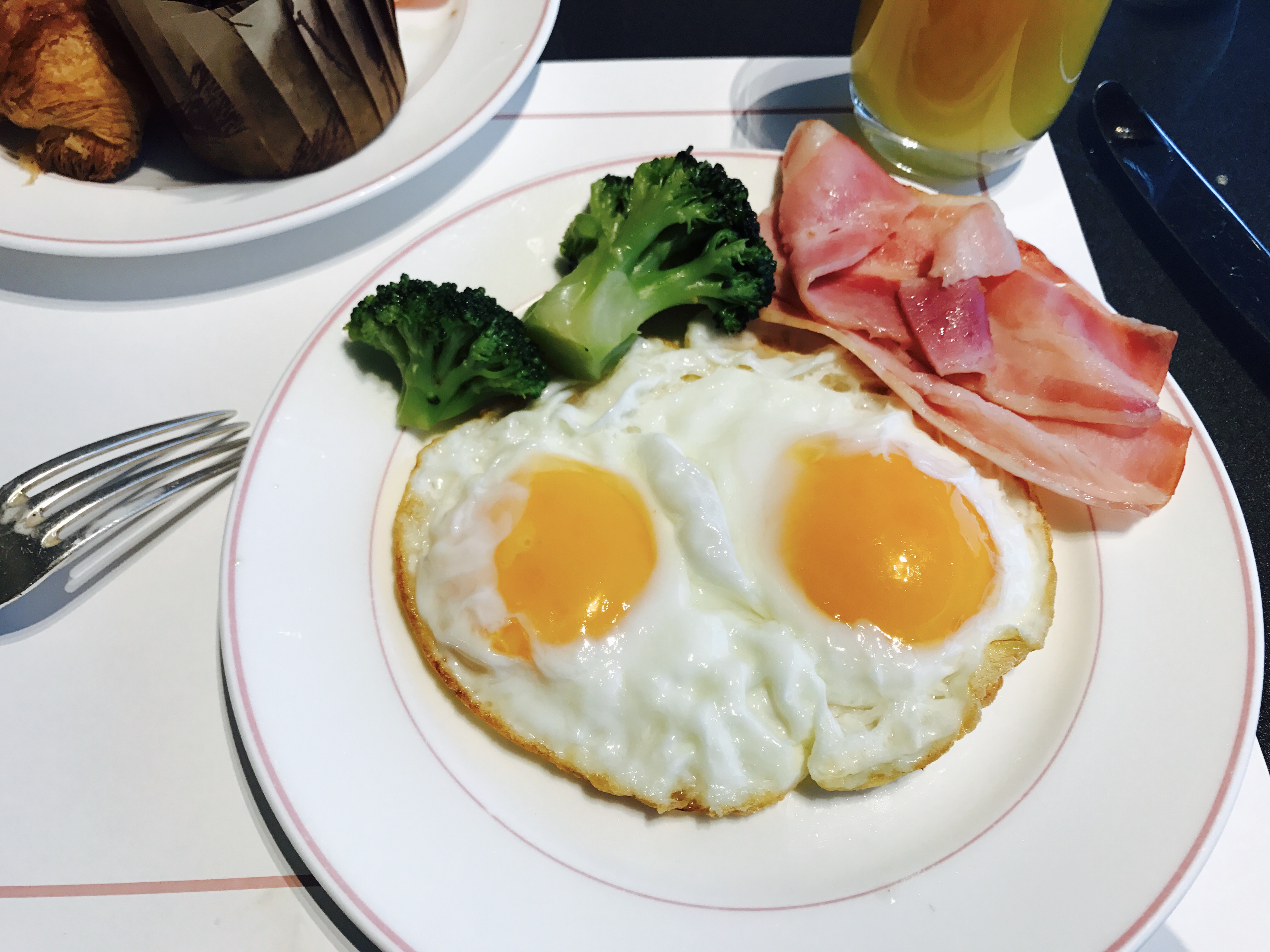 都内で宿泊♪エグゼクティブラウンジ ホテル朝食☆【ロイヤルパークホテル】