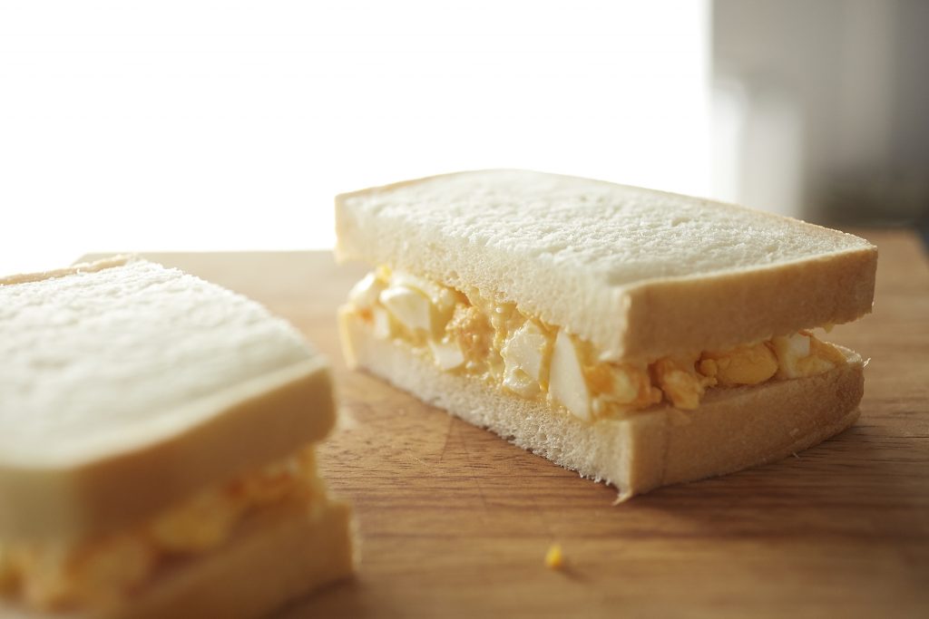 朝ごはんの定番!ひと工夫でもっとおいしい「たまごサンド」