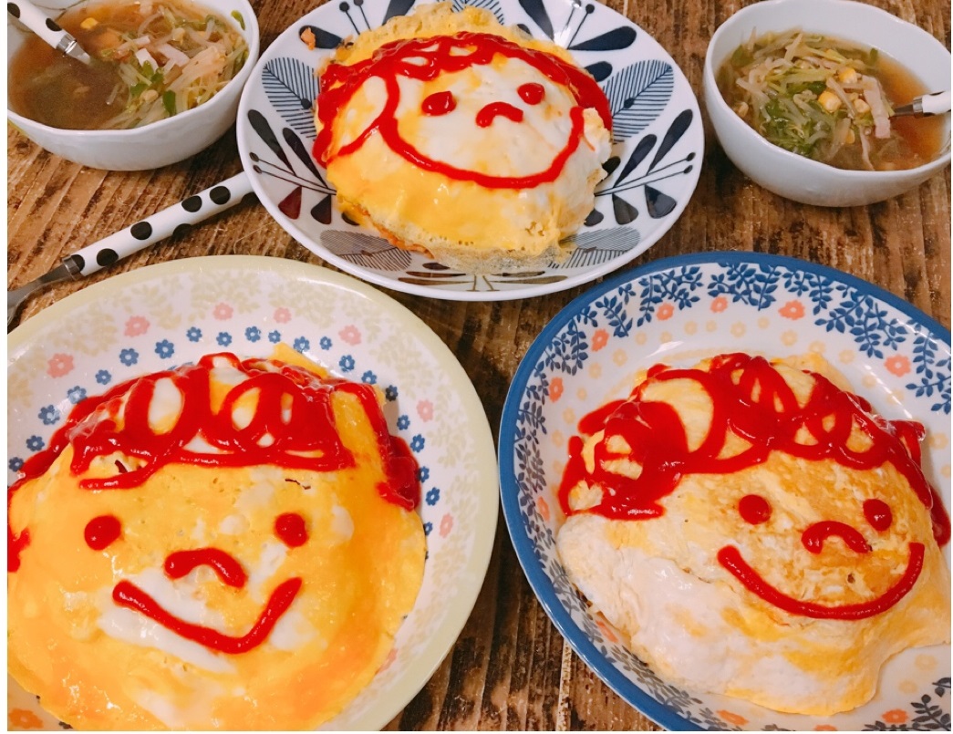 忙しい朝でもオムライス弁当がラクラク♪炊飯器で簡単「ケチャップライス」