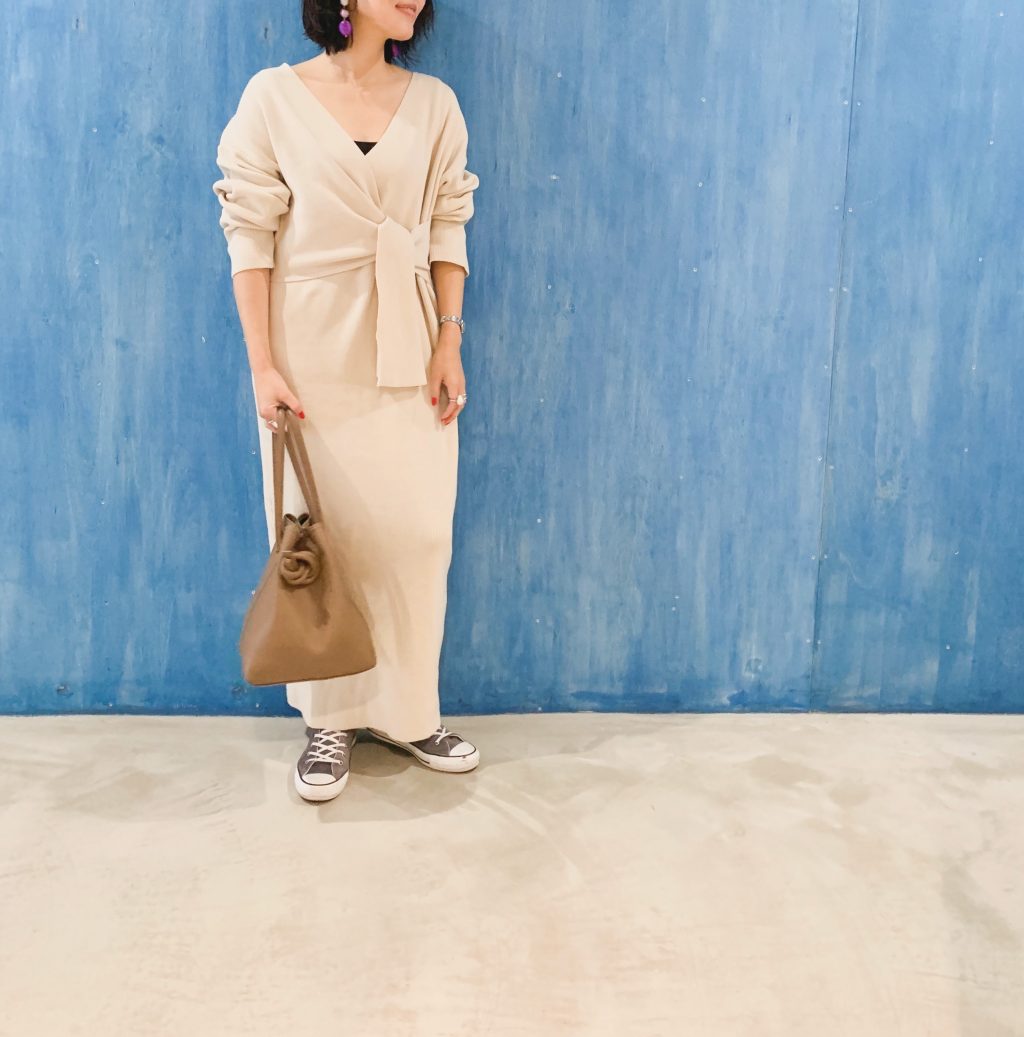 “冬服なのに春っぽい”が叶う!使える「ニュアンスカラー」コーデ術
