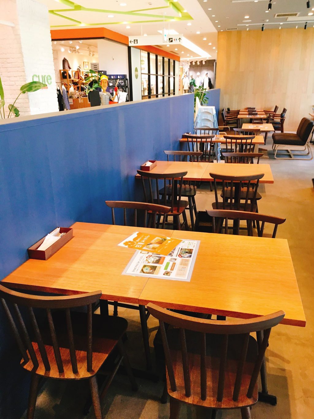 むつか堂店内