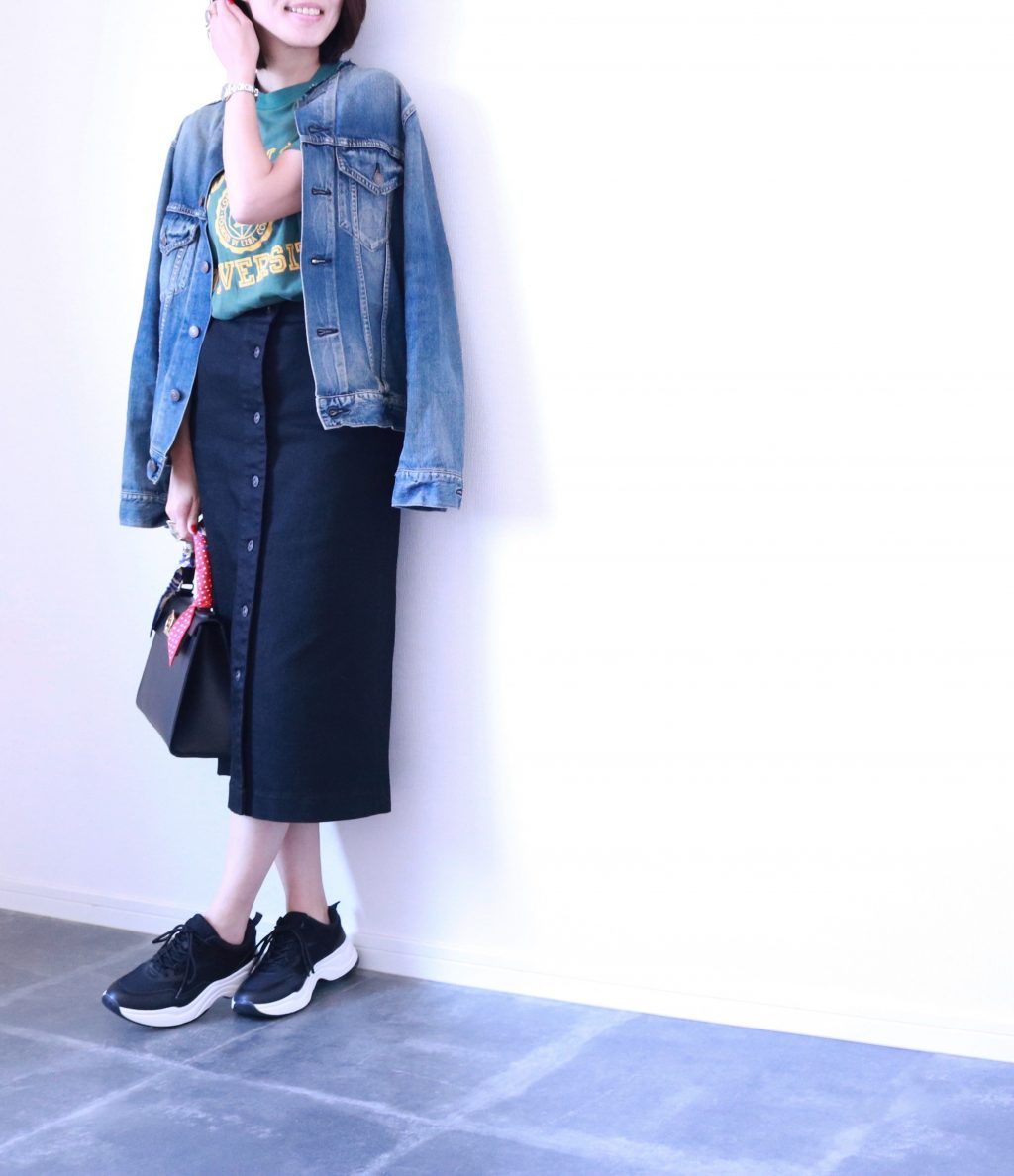 ブラックならきれいめだってお手のもの!UNIQLOのデニスカ着回しコーデ