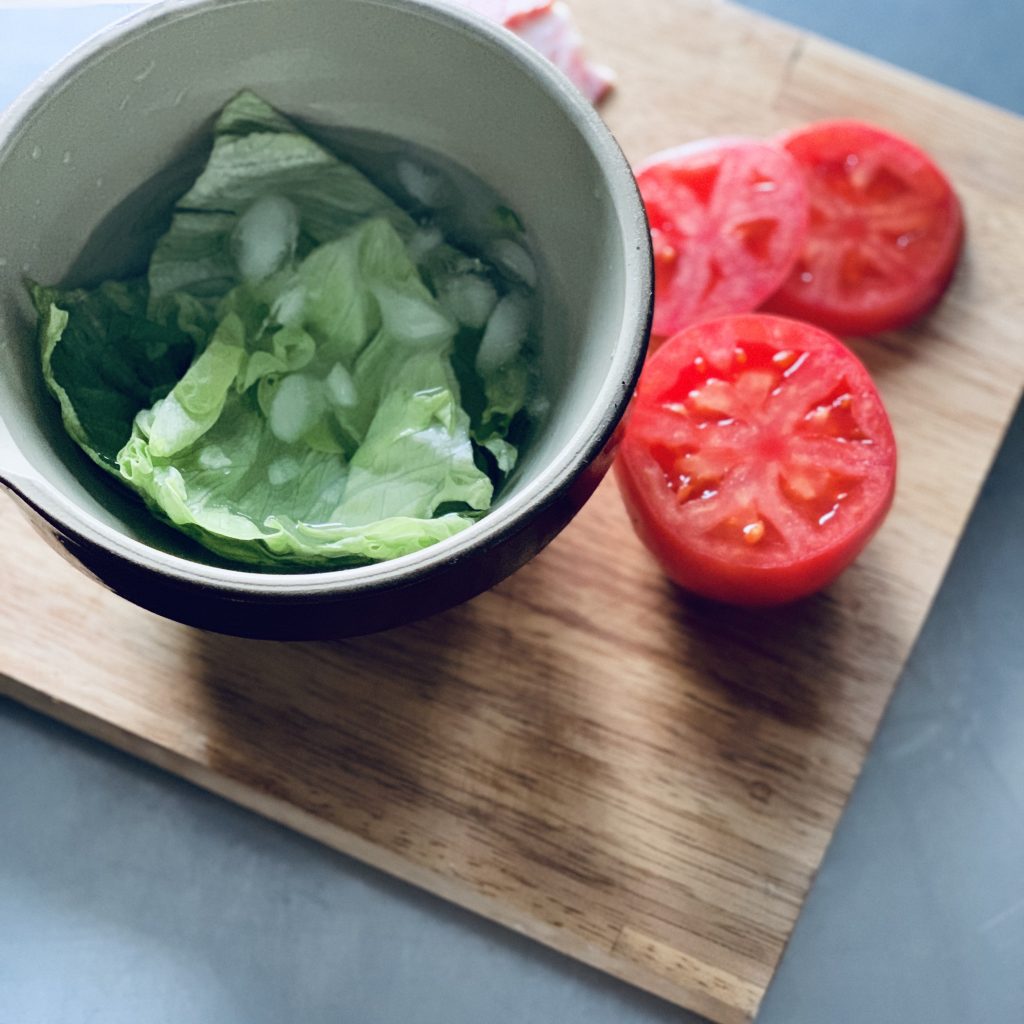 レタスとトマト