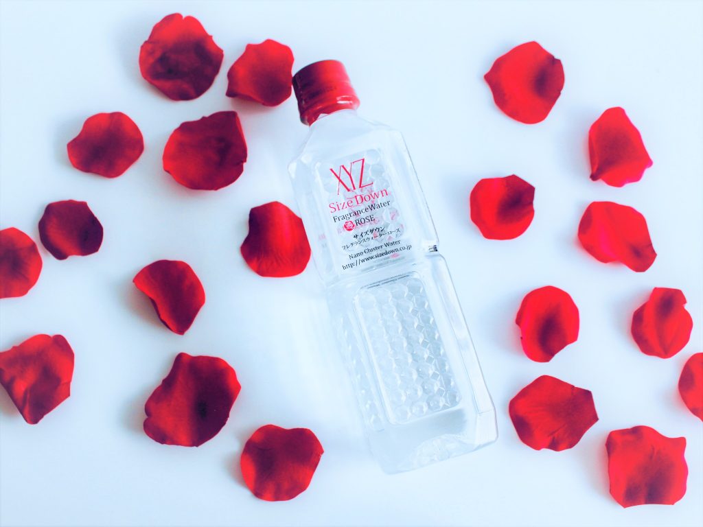 水道水を洗い流す新発想!朝洗顔の仕上げにコスパ最強ローズ水「サイズダウン フレグランスウォーター」