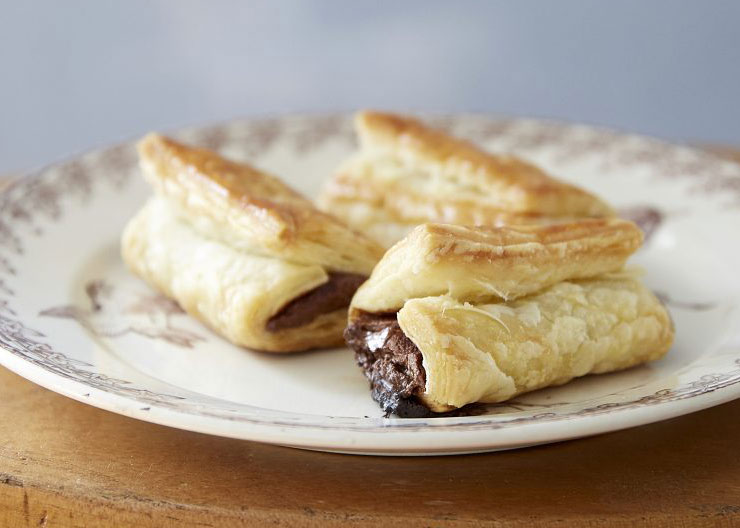 トースターで簡単！板チョコを巻いて焼くだけ「チョコクロワッサン」
