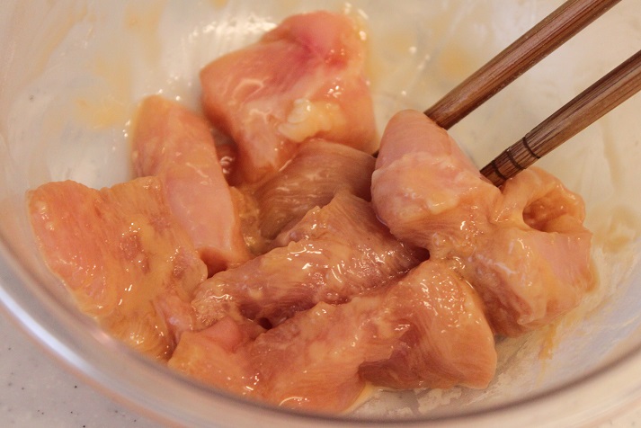 鶏ささみと片栗粉