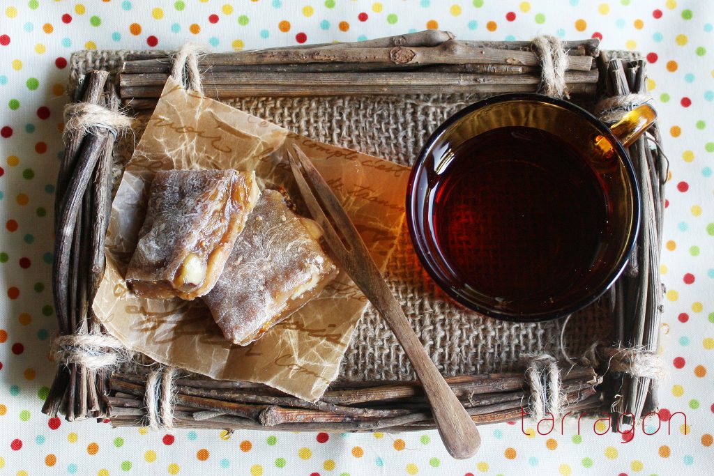 レンジ10分で和菓子ができちゃう!もっちり美味しい「ドライフィグとくるみのゆべし」