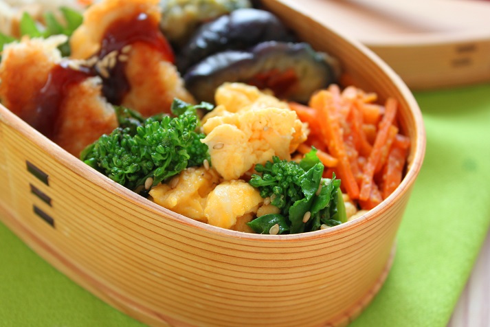 春の味！お弁当が華やぐ簡単おかず「菜の花と炒り卵の炒めもの」