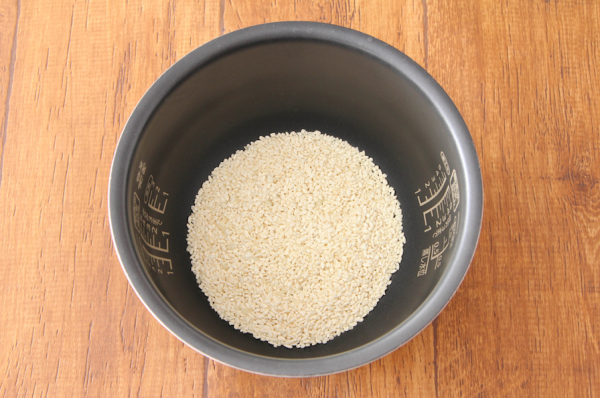 炊飯器のお釜と米麹