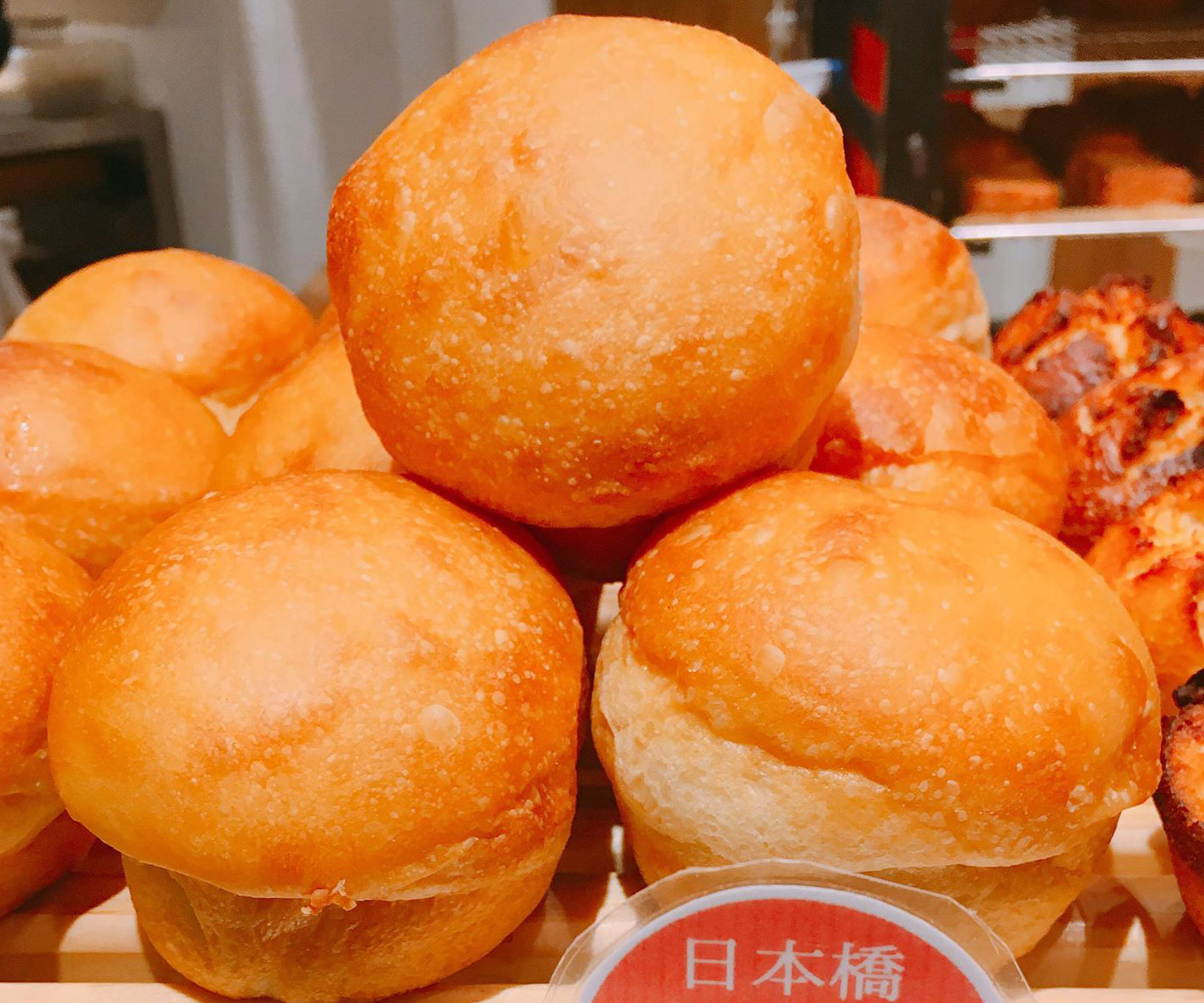 【日本橋】午後には売り切れ必至!?朝イチを狙いたい人気パン店「365日と日本橋」