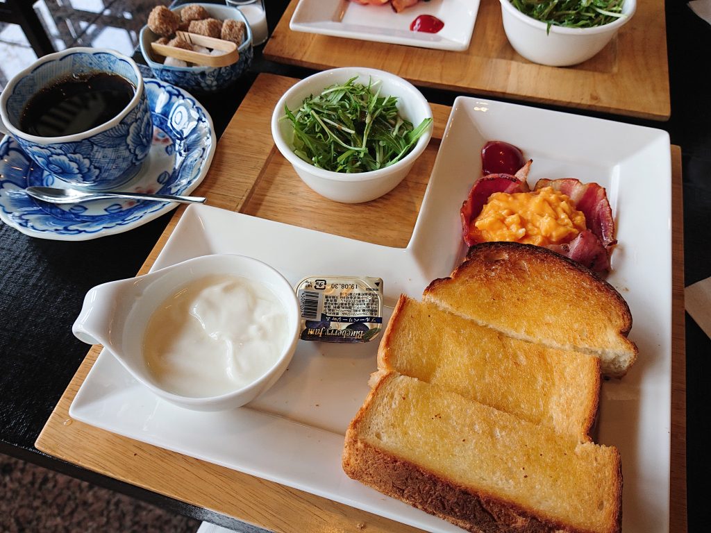 【大阪】古墳をのぞむカフェで味わう!贅沢「厚切りトースト」朝食@江久庵