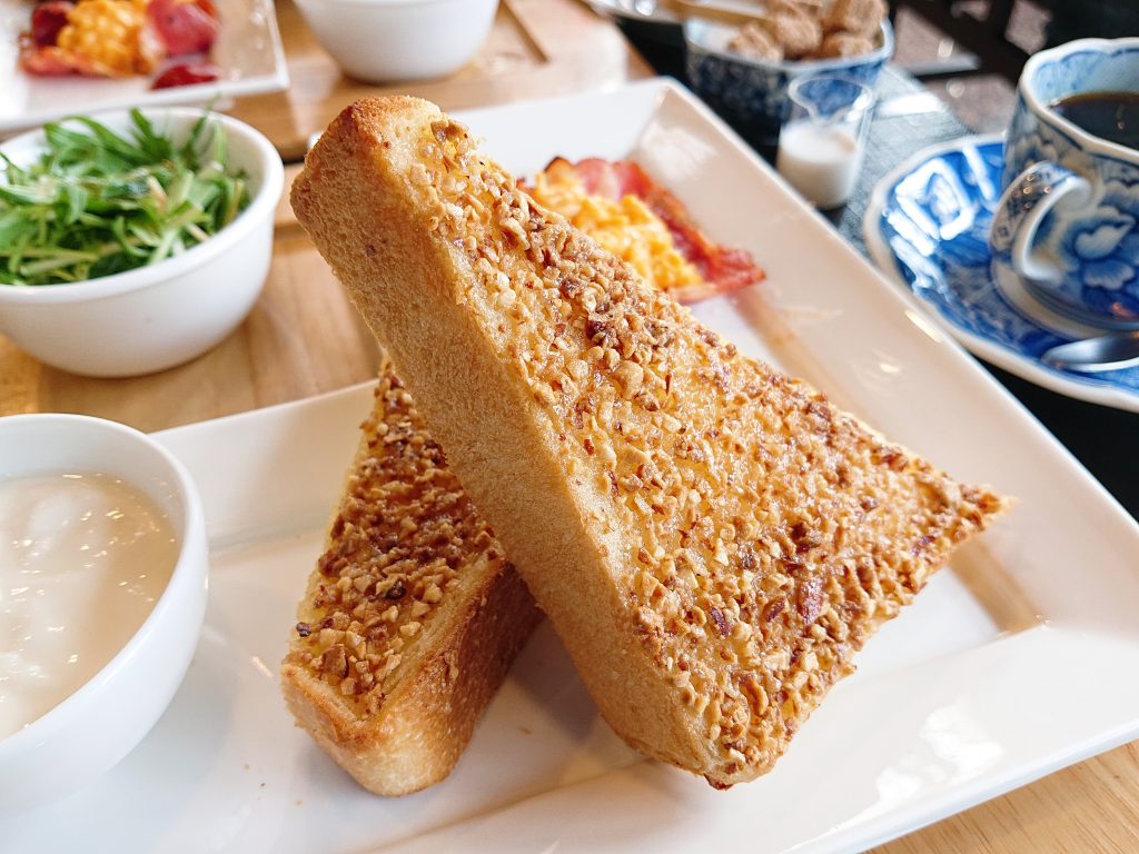 【大阪】古墳をのぞむカフェで味わう!贅沢「厚切りトースト」朝食@江久庵