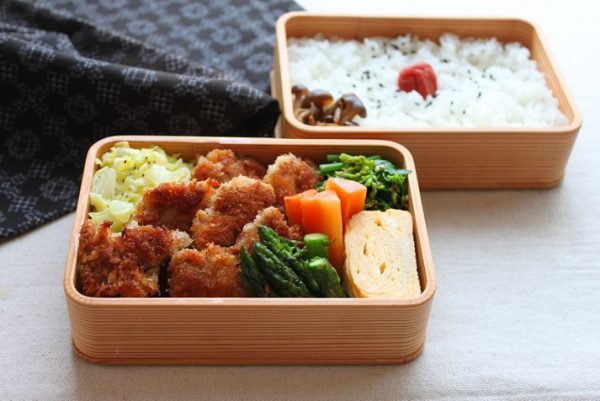 お肉少しで大満足!卵を使わず簡単「豚こまカツ しみソース」のお弁当