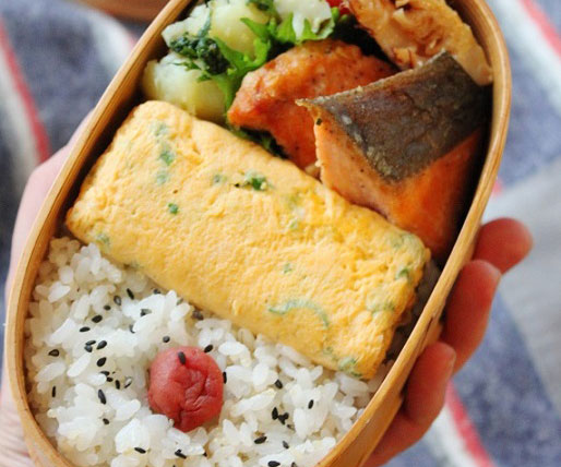 1本丸ごと詰めちゃおう♪「ねぎとマヨネーズの卵焼き」のお弁当
