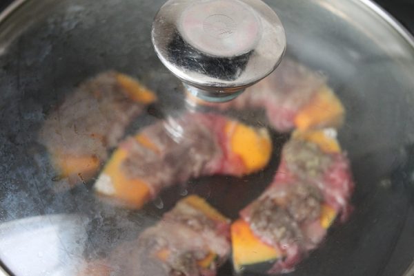 下ごしらえ不要!カレー風味の簡単お弁当おかず「かぼちゃの肉巻き」