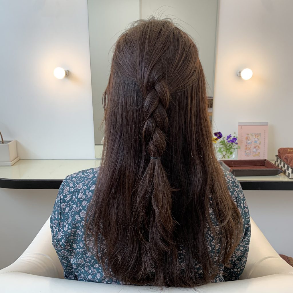 ふんわりナチュラルが可愛い♪編みおろしヘアアレンジの作り方