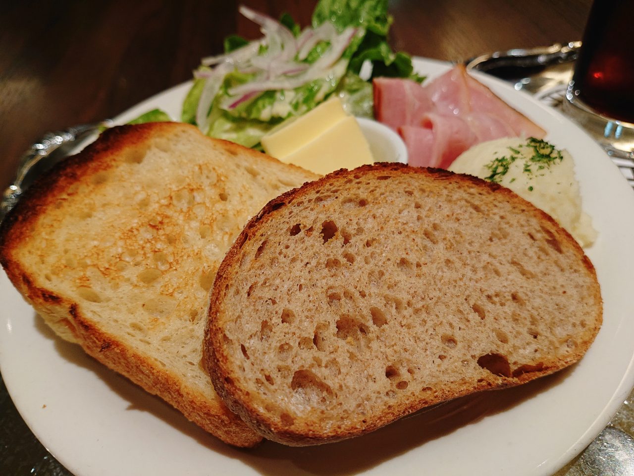 【大阪】3種のパンが贅沢すぎ！ベーカリーカフェの幸せモーニング@グウ（gout）