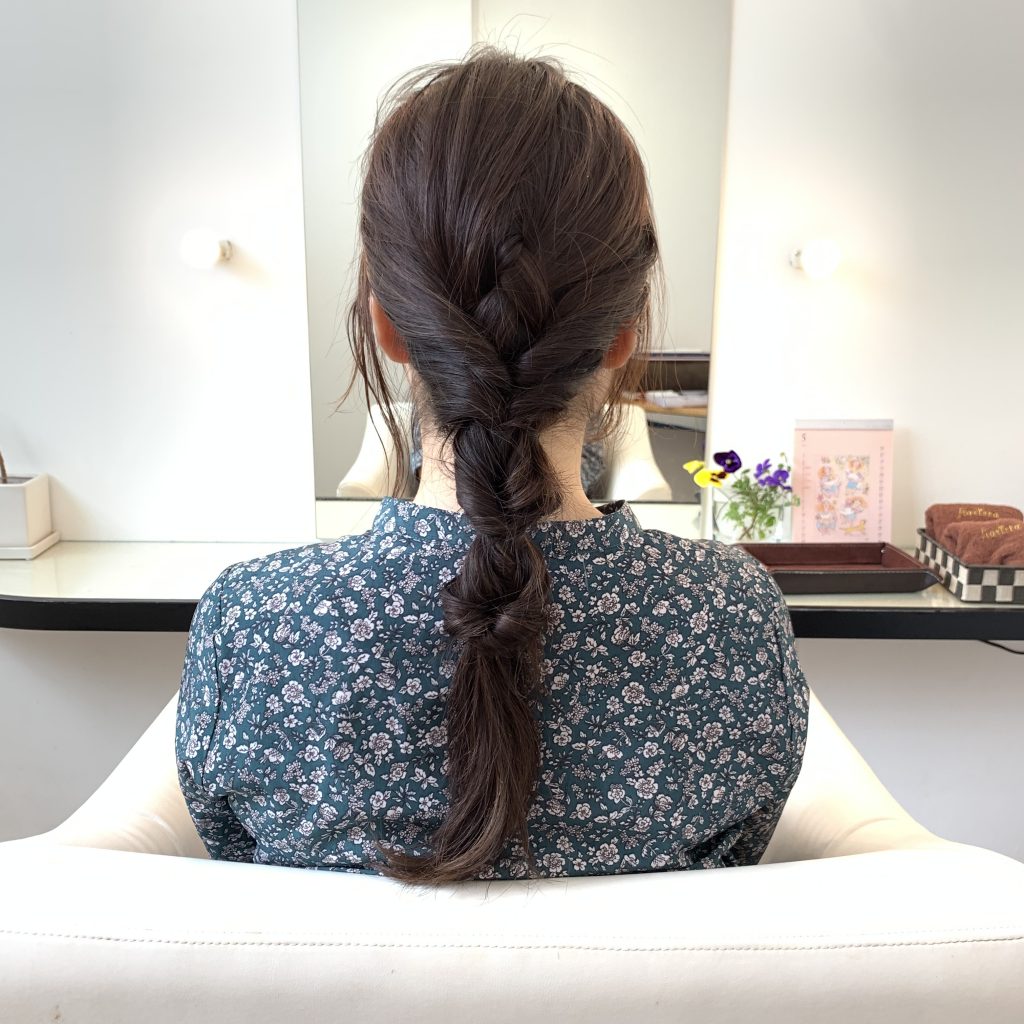 ふんわりナチュラルが可愛い♪編みおろしヘアアレンジの作り方