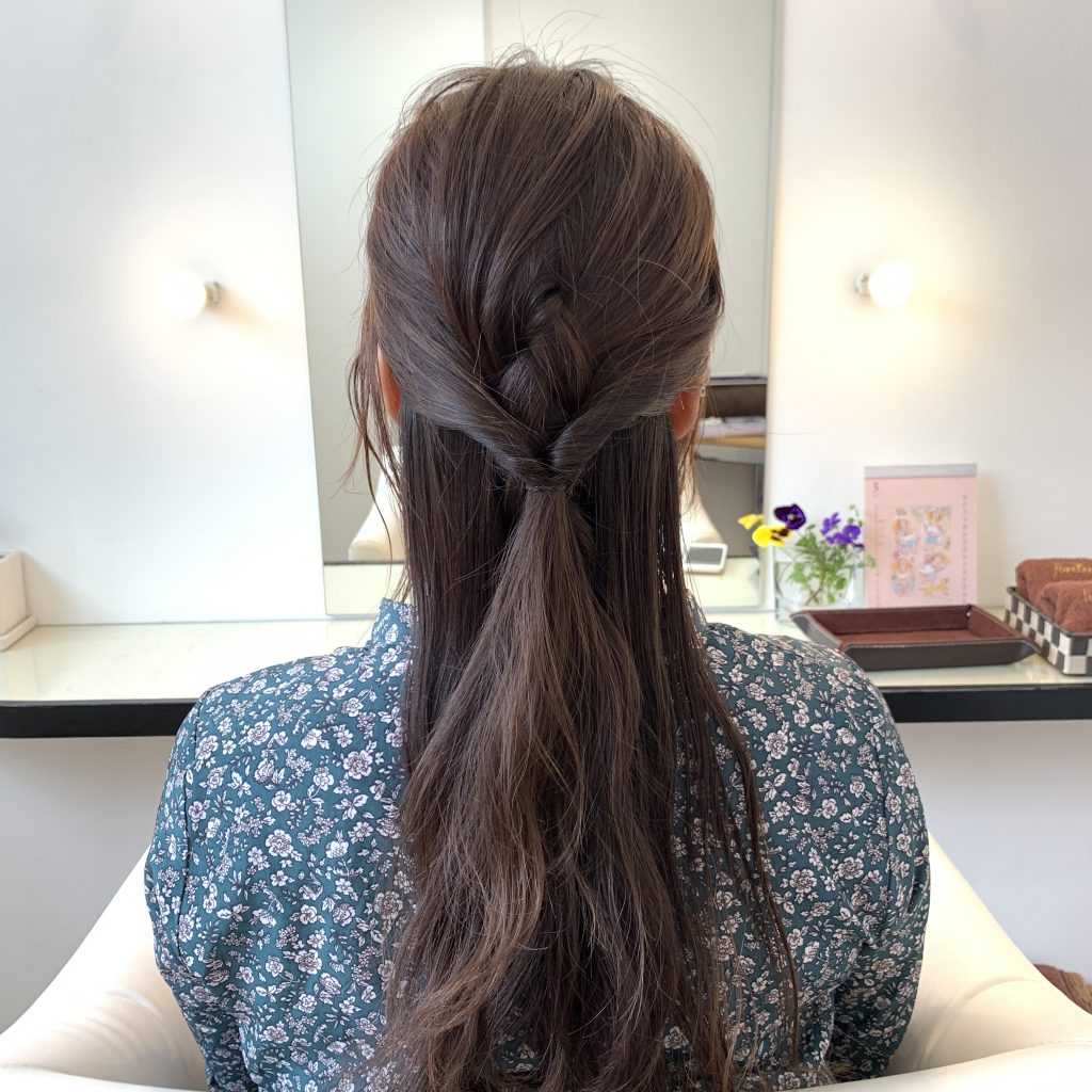 ふんわりナチュラルが可愛い♪編みおろしヘアアレンジの作り方