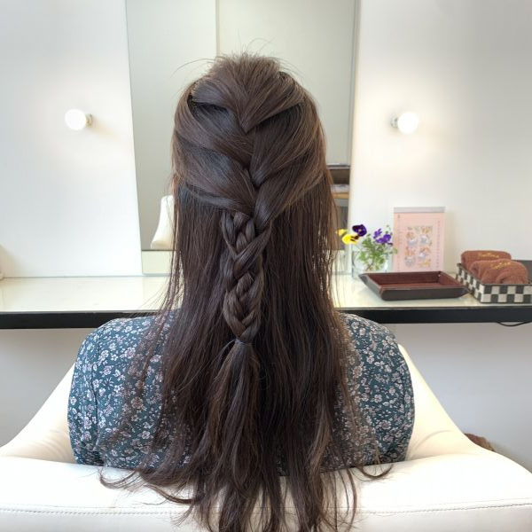 編むのがニガテでもできる!簡単編み込み風ヘアアレンジ術♪