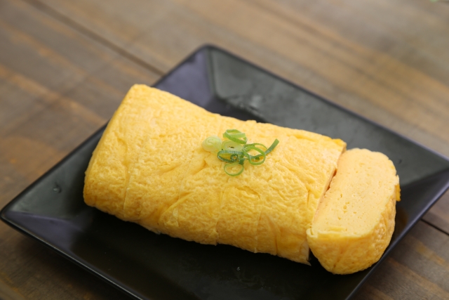 ふわふわしっとり食感♪「卵焼き」作り方のコツ3つ