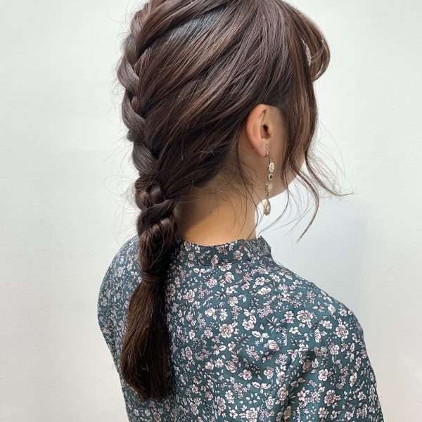 編むのがニガテでもできる!簡単編み込み風ヘアアレンジ術♪