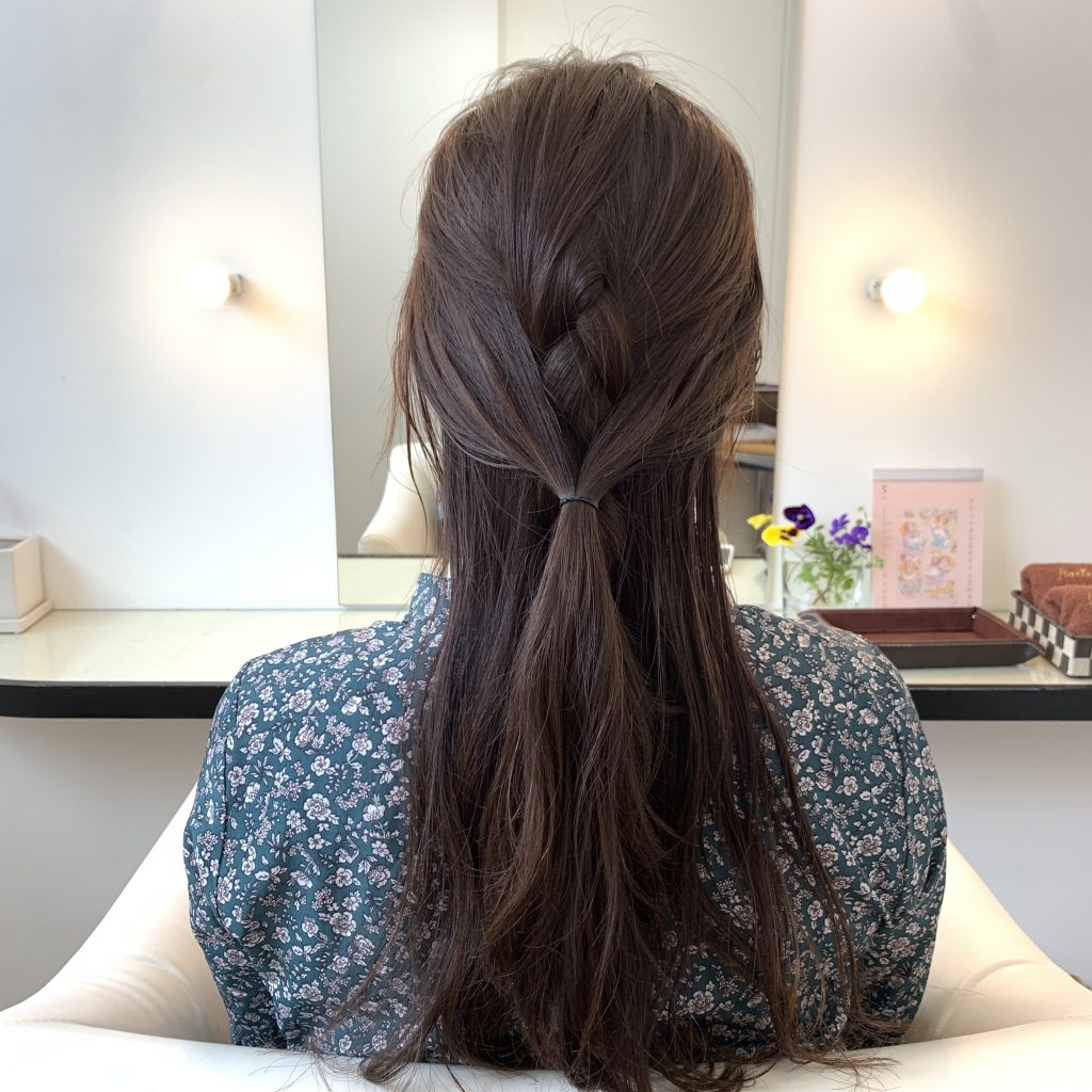 ふんわりナチュラルが可愛い♪編みおろしヘアアレンジの作り方