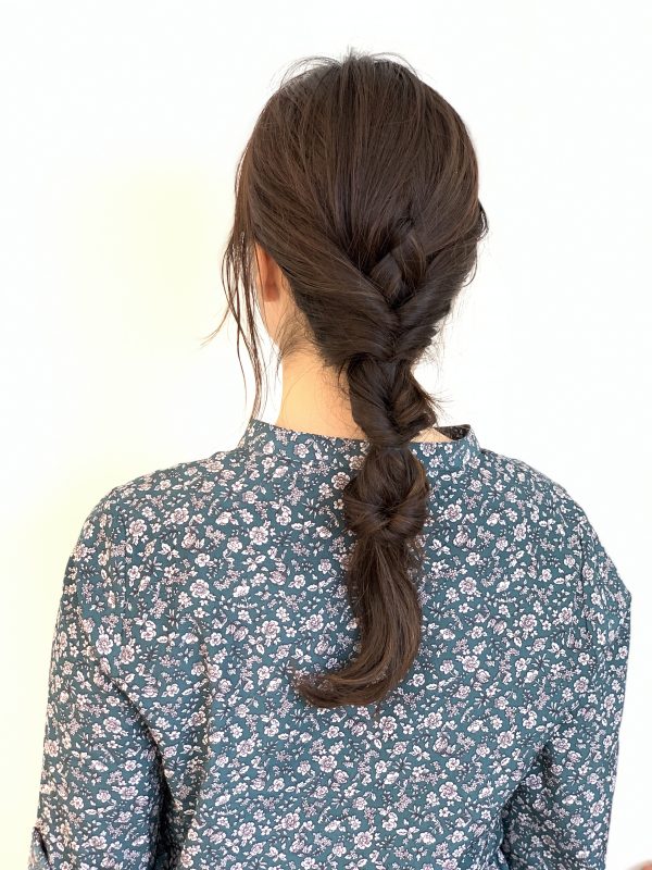 ふんわりナチュラルが可愛い♪編みおろしヘアアレンジの作り方