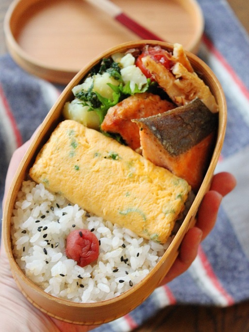 1本丸ごと詰めちゃおう♪「ねぎとマヨネーズの卵焼き」のお弁当