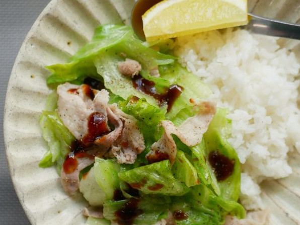 包丁不要！しゃきしゃきレタスがおいしい簡単「オイスター丼」