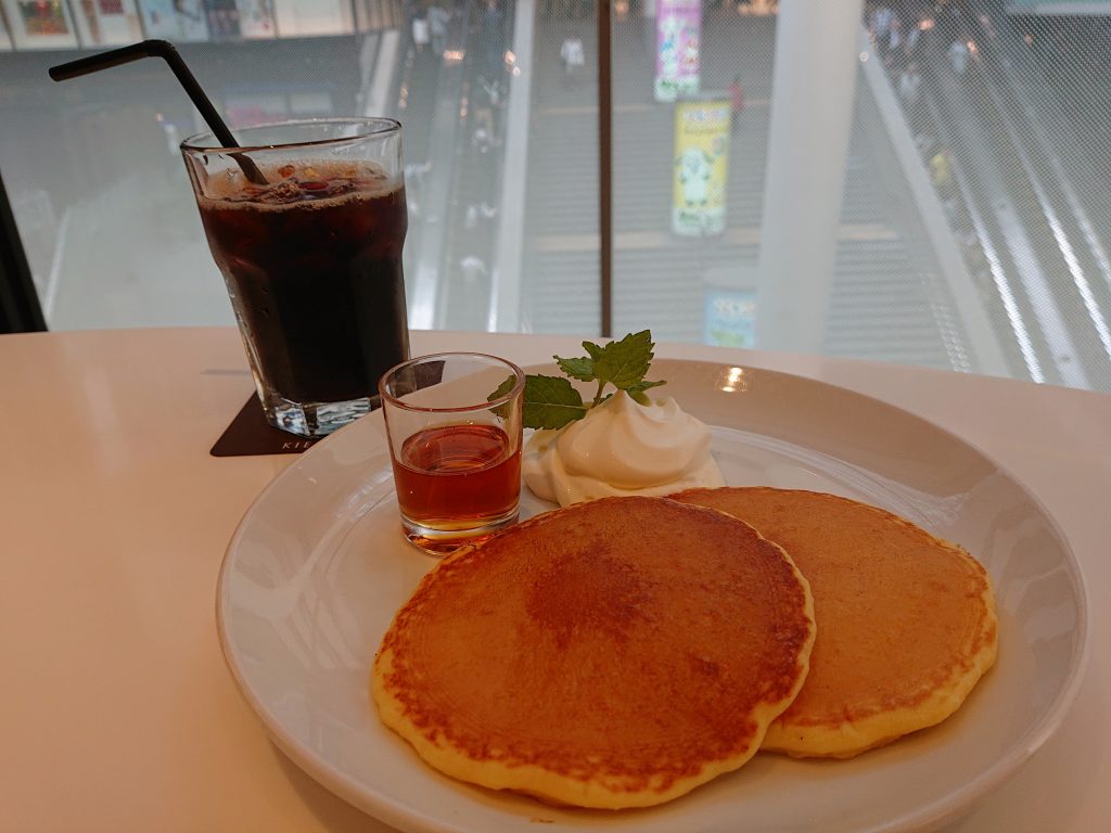 カフェキーフェル ボワセゾンのパンケーキ
