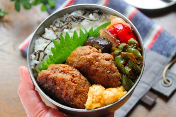 “スキマ埋め”に便利な簡単おかず!「ピーマンのケチャップ炒め」のお弁当